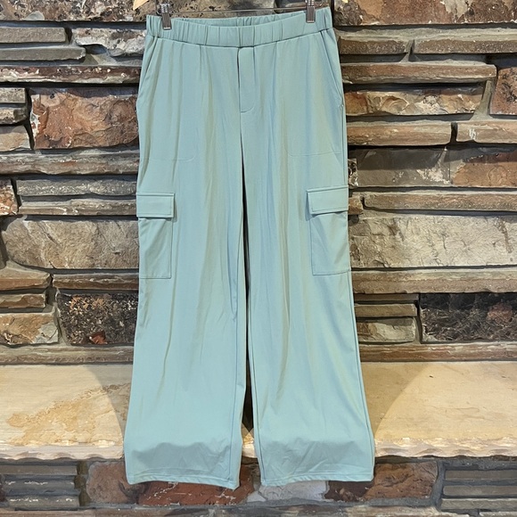 ZYIA Pants - ZYIA Active Wide Leg Cargo Light Sage Green Pants